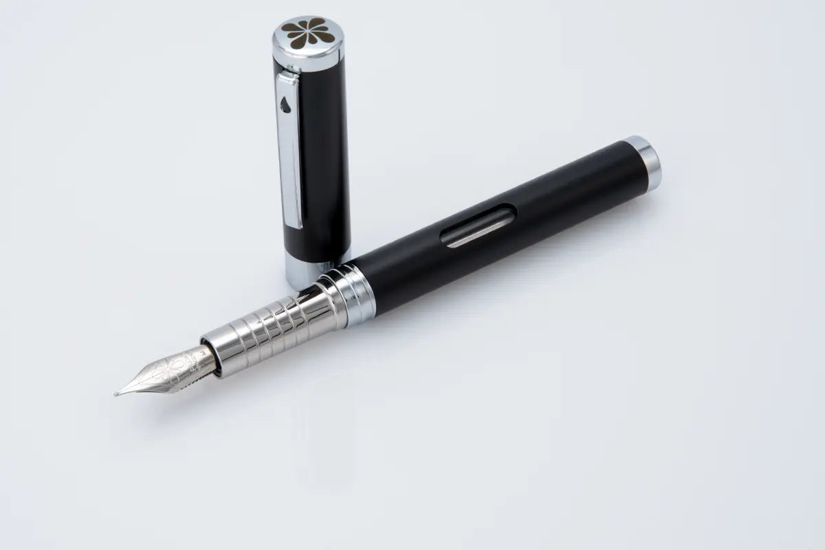 Nexus Fountain Pen - Diplomat